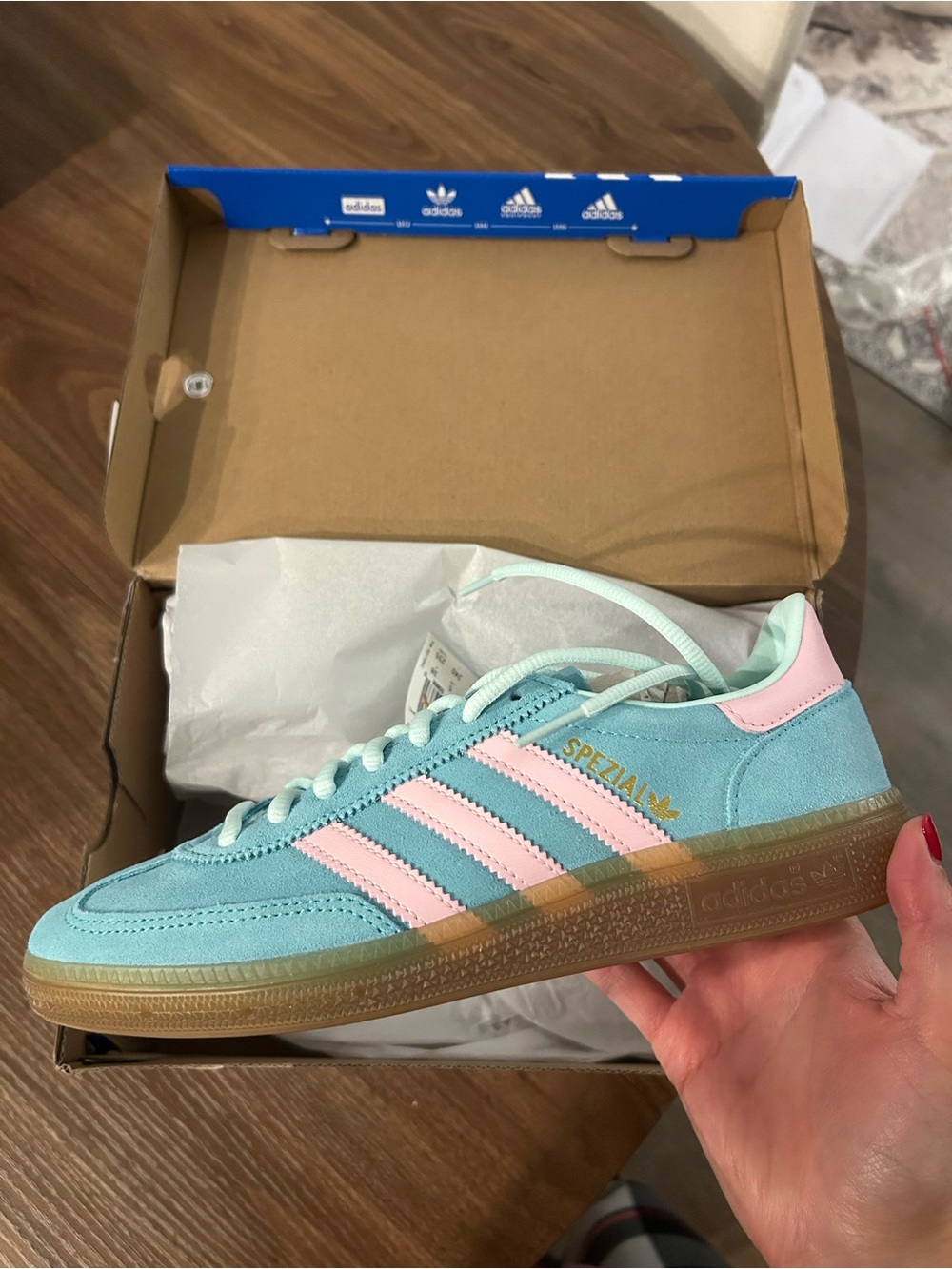 BRAND NEW IN BOX Cotton Candy Handball Spezials